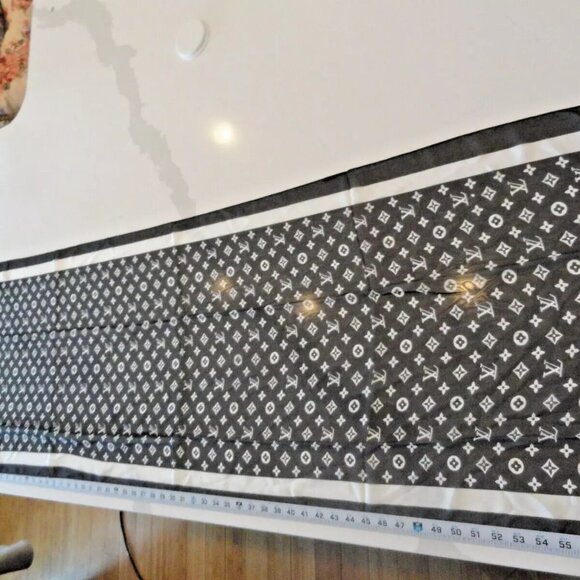 NEW AUTHENTIC RARE 2021 LOUIS VUITTON 100% SILK SCARF SCARVE BLACK WHITE 60"X20" - Picture 5 of 12